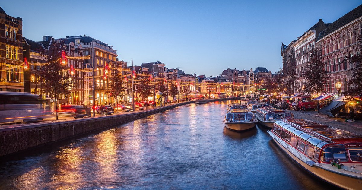 Amsterdam na weekend: kanały, muzea i lokalne przysmaki